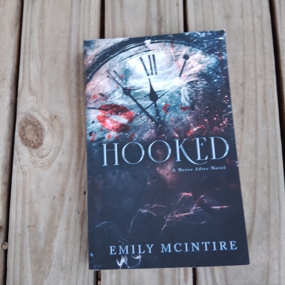 Hooked by Emily Mcintore Never After Series - Picture 1 of 1